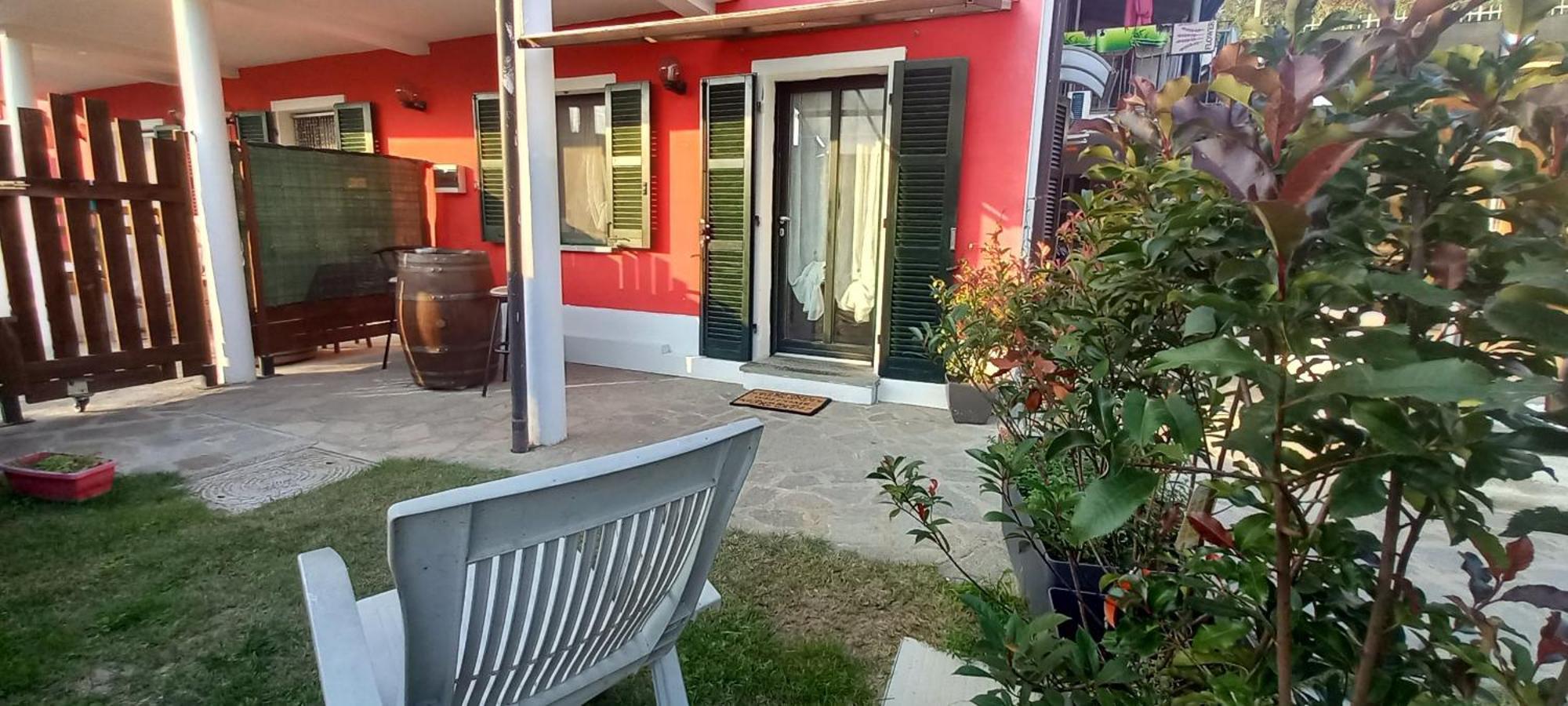 Casa Vacanze La Fermata Delle Rondini Apartment *